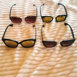 Bundle Set of 4 Sunglasses 🕶😎